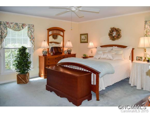 115 Hawthorn Drive - Photo 12