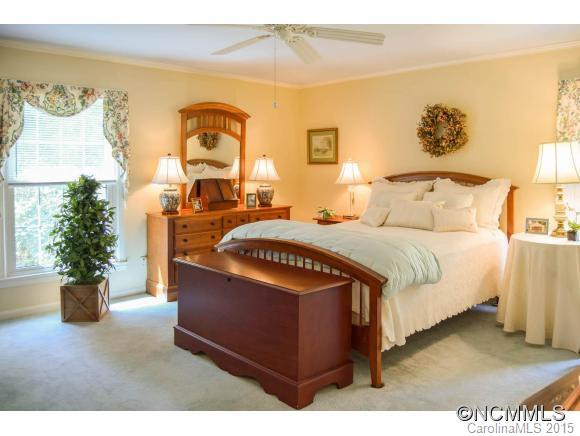 115 Hawthorn Drive - Photo 14