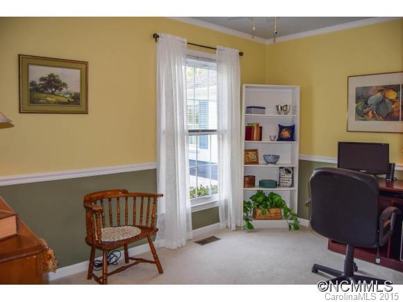 115 Hawthorn Drive - Photo 16