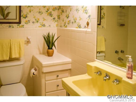 115 Hawthorn Drive - Photo 17