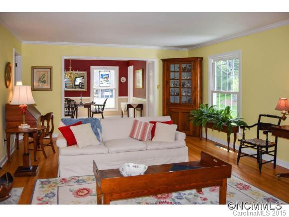 115 Hawthorn Drive - Photo 4
