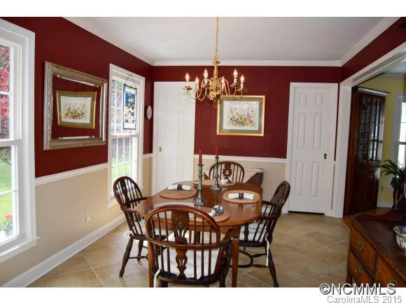 115 Hawthorn Drive - Photo 5
