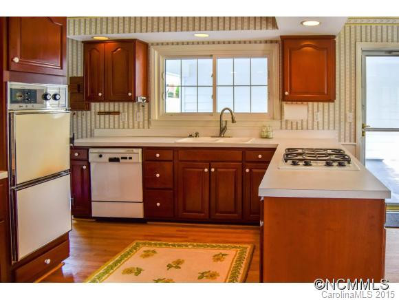 115 Hawthorn Drive - Photo 6