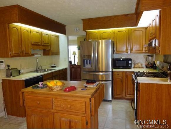 196 MOUNTAIN VALLEY DRIVE - Photo 4