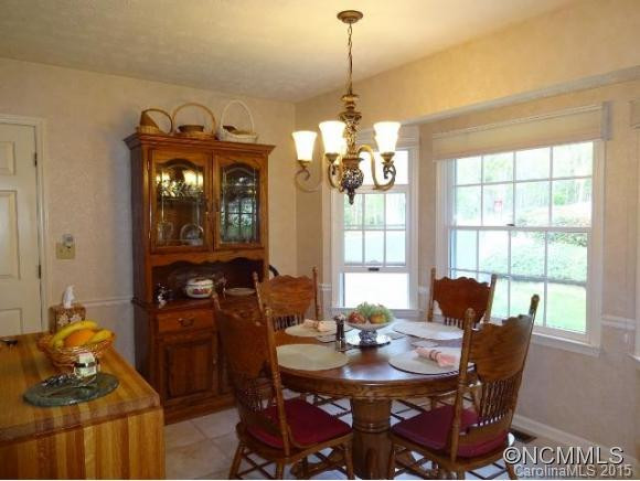 196 MOUNTAIN VALLEY DRIVE - Photo 5