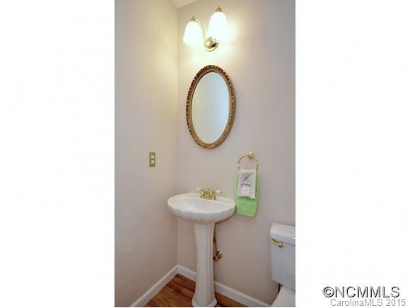 22 WESTMONT DRIVE - Photo 11