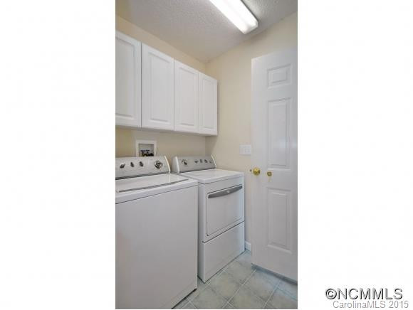 22 WESTMONT DRIVE - Photo 12