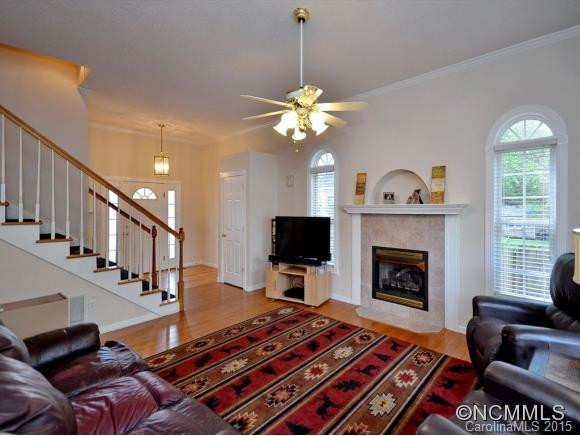 22 WESTMONT DRIVE - Photo 4