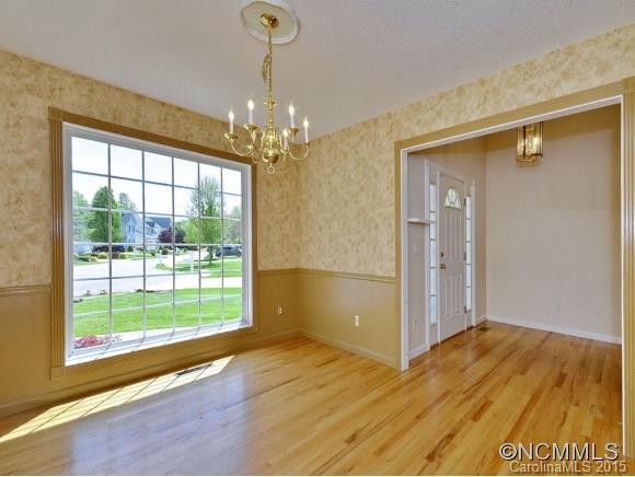 22 WESTMONT DRIVE - Photo 8