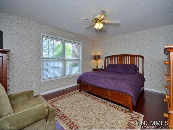 22 WESTMONT DRIVE - Photo 9