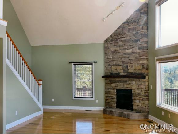 50 Perspective View - Photo 2