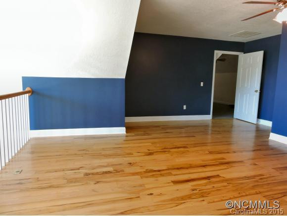 50 Perspective View - Photo 11
