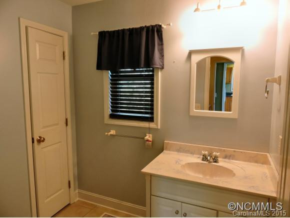 50 Perspective View - Photo 15