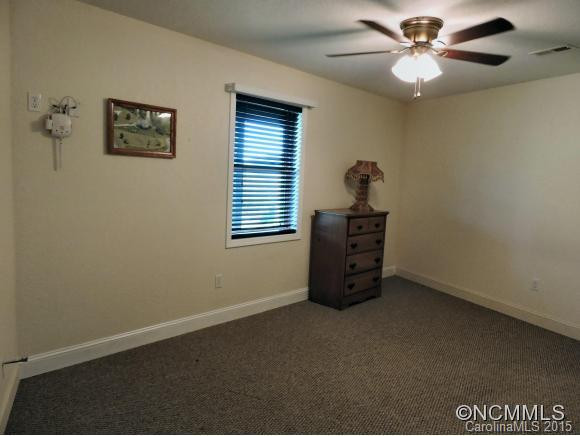 50 Perspective View - Photo 16