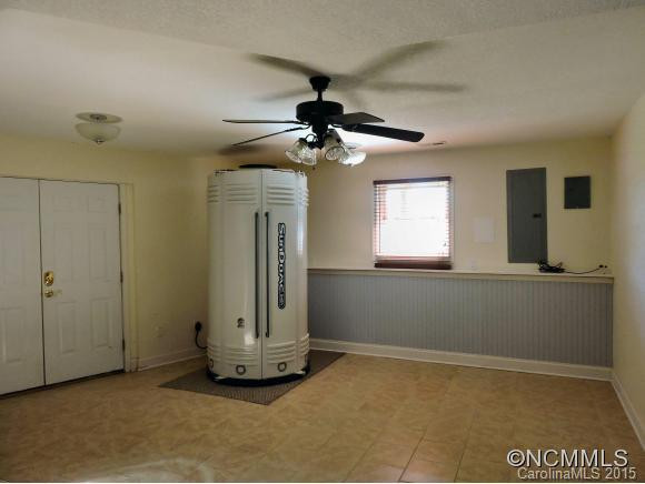 50 Perspective View - Photo 17