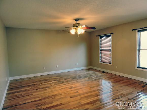 50 Perspective View - Photo 8