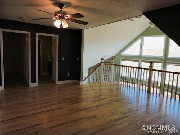 50 Perspective View - Photo 10
