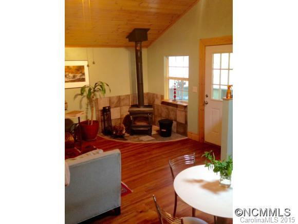 63 Howard Street - Photo 2