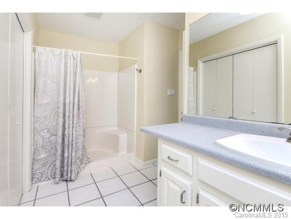 6 Hoyt - Photo 13