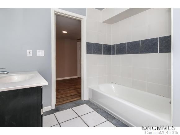 6 Hoyt - Photo 17