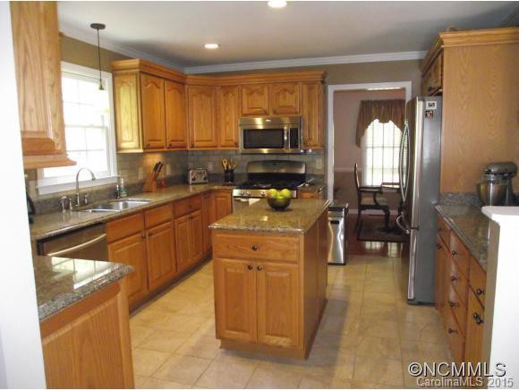 2085 Deep Woods Drive - Photo 4