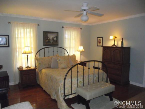 2085 Deep Woods Drive - Photo 10
