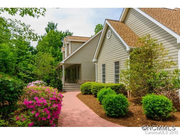 215 Deerwood Lane - Photo 2
