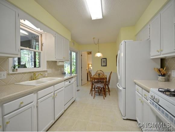 201 PARK LANE - Photo 5