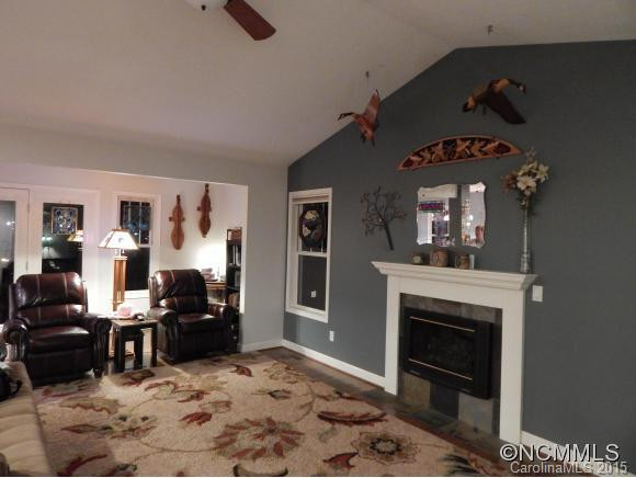 39 Nancy Street - Photo 2