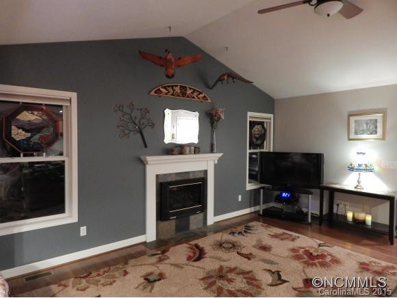 39 Nancy Street - Photo 3