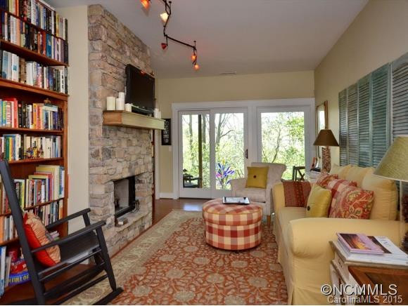 48 SUGAR MAPLE DRIVE - Photo 19