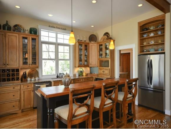 48 SUGAR MAPLE DRIVE - Photo 9