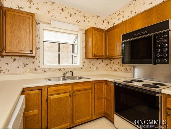 524 Belvidere Court - Photo 8