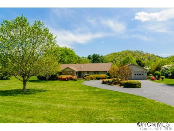 2 Rivoli Blvd. - Photo 2