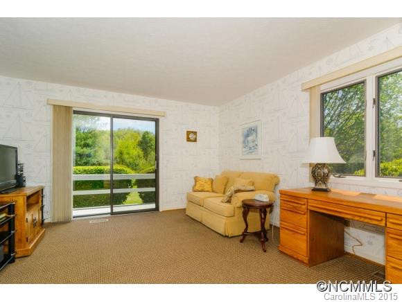 2 Rivoli Blvd. - Photo 11