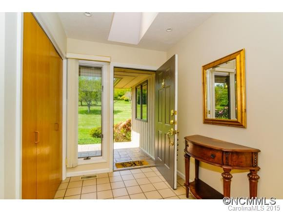 2 Rivoli Blvd. - Photo 3