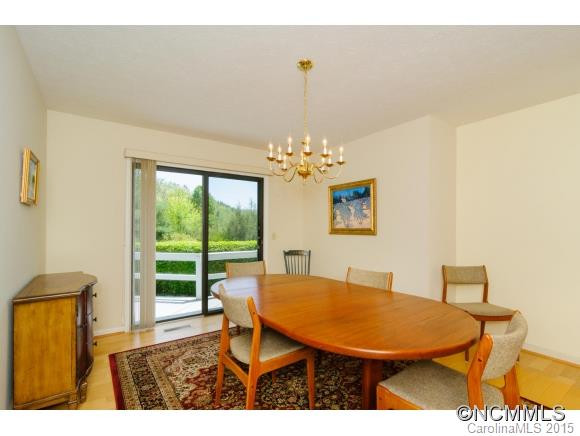 2 Rivoli Blvd. - Photo 6