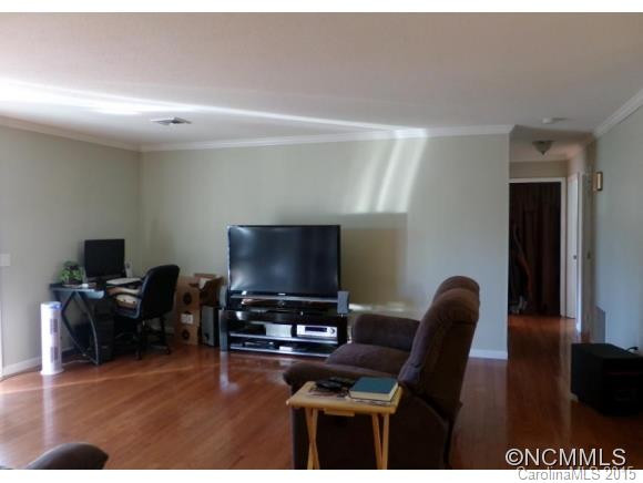 263 Fairway Lane - Photo 3