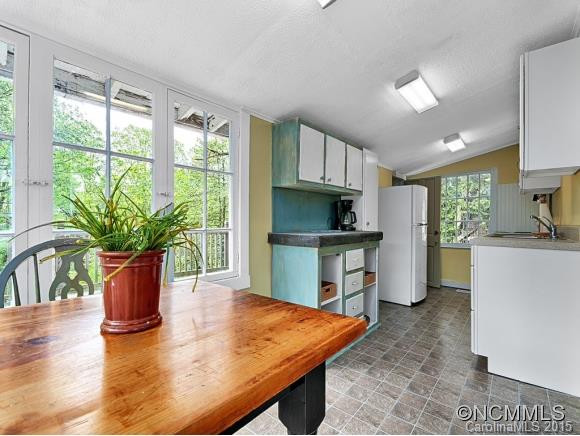 93 FAIRFAX AVENUE - Photo 8