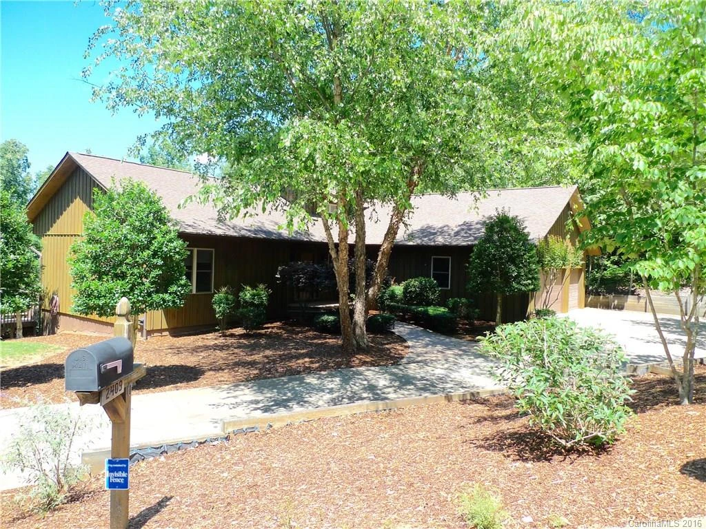 2409 Lake Forest Cove