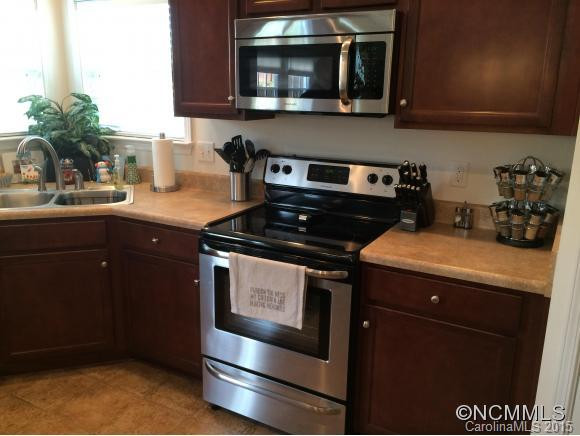145 Roanoke Road - Photo 4