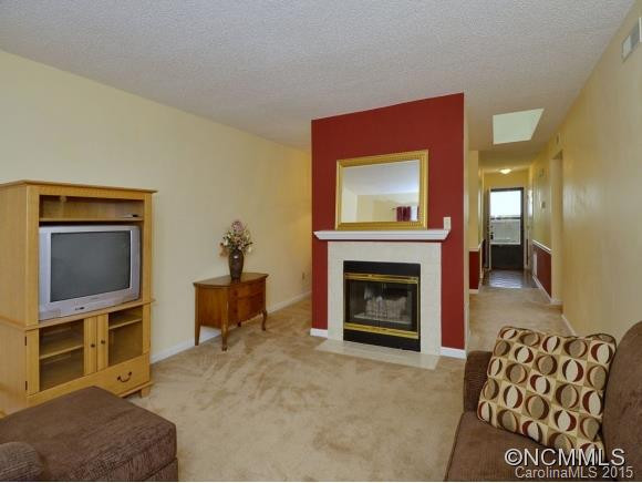 4402 ANGELUS CIRCLE - Photo 5