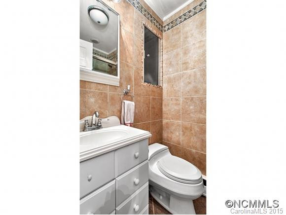 315 East Marshall Street - Photo 8