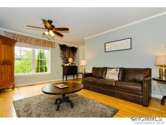 35 Oakcrest Place - Photo 2