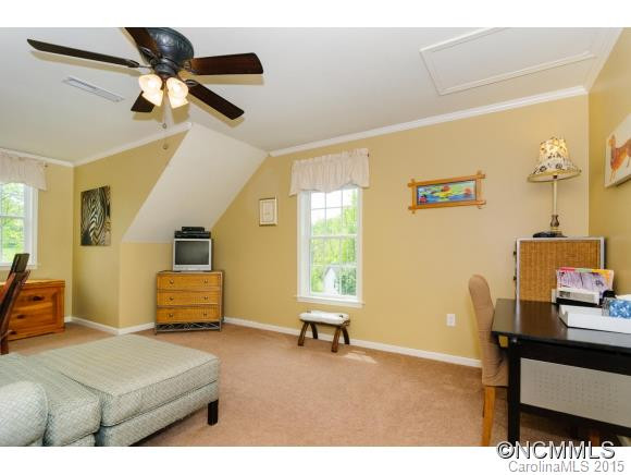 35 Oakcrest Place - Photo 14