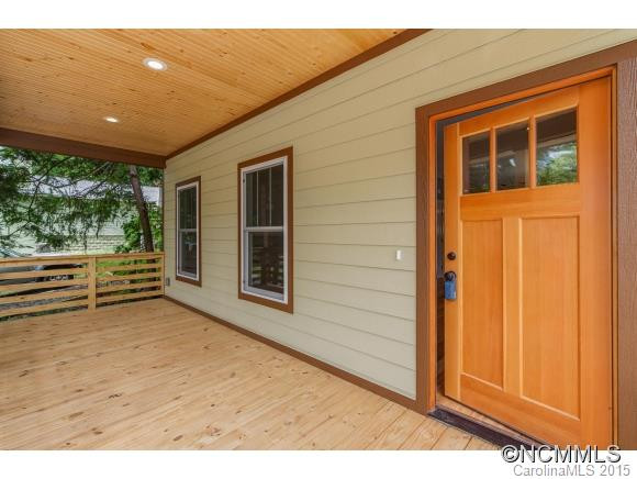 212 Wellington St - Photo 2