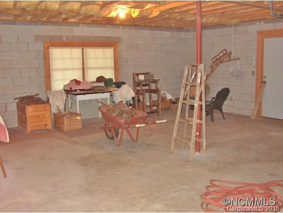 1712 SUMMIT DRIVE - Photo 18