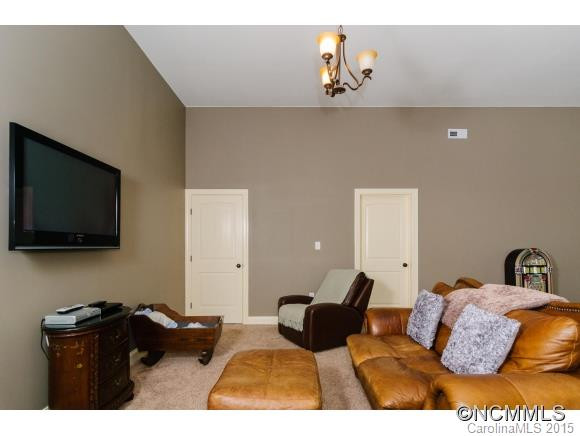402 Holmstead Dr - Photo 17