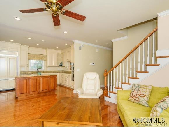 118 White Ash Drive E - Photo 4