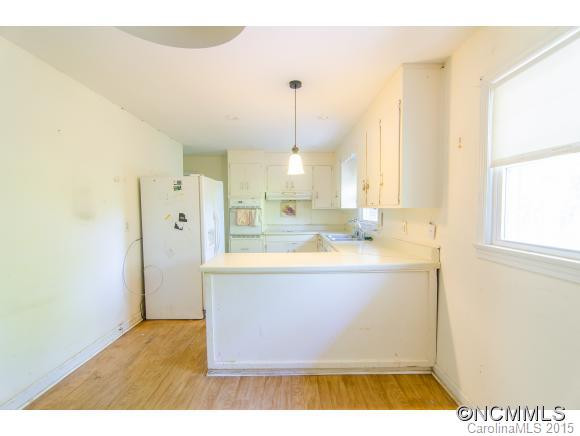 240 Royal Pines Drive - Photo 3